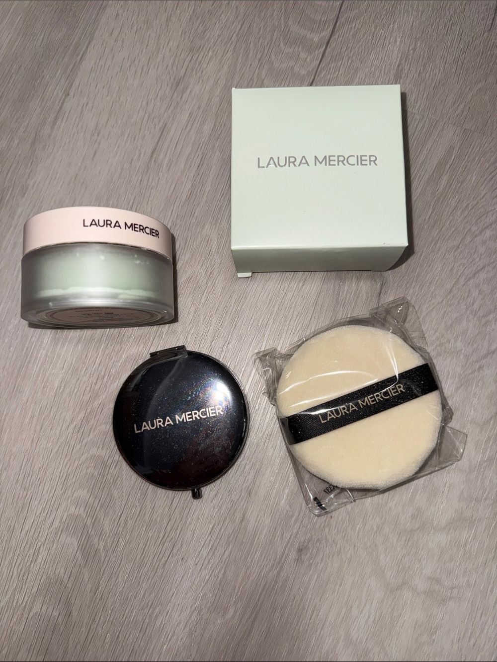 Laura Mercier Translucent Setting Powder & Puff